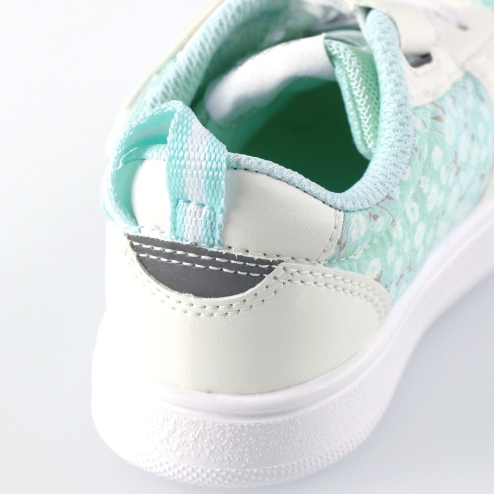 ライトグリーン