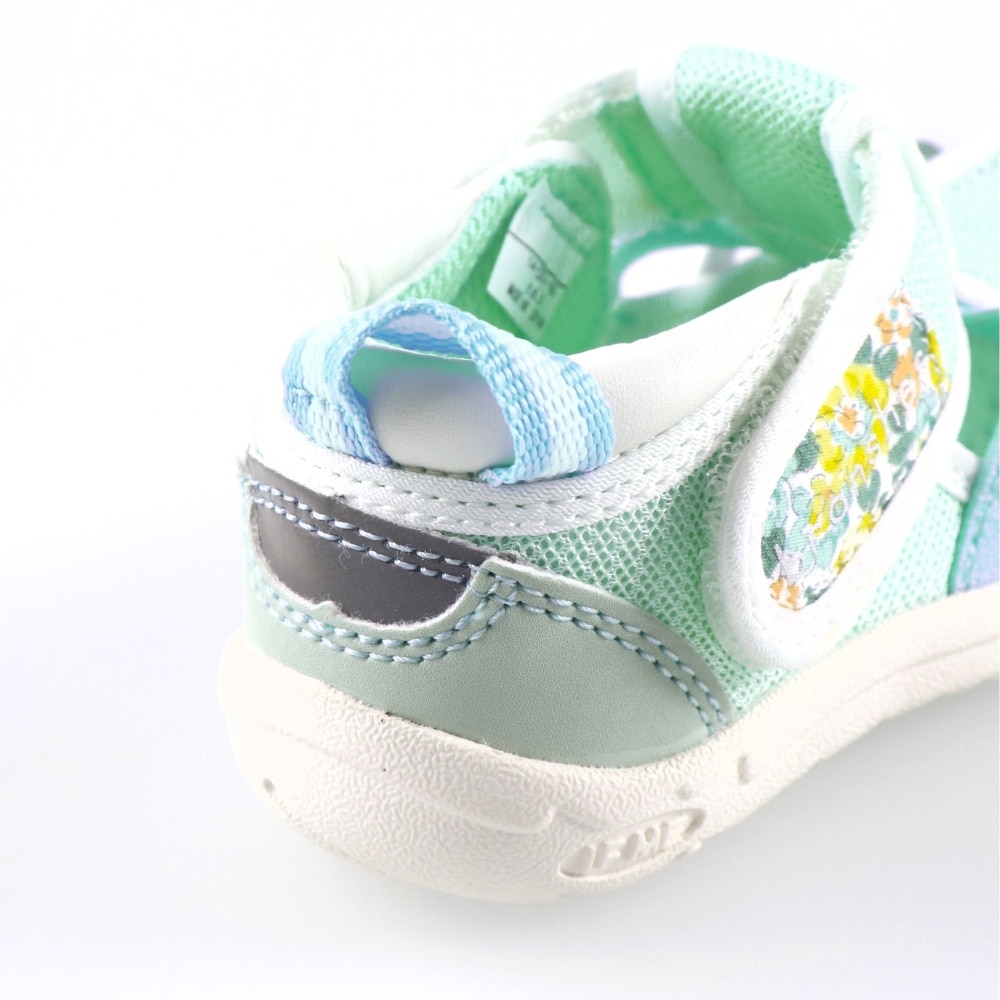 ライトグリーン