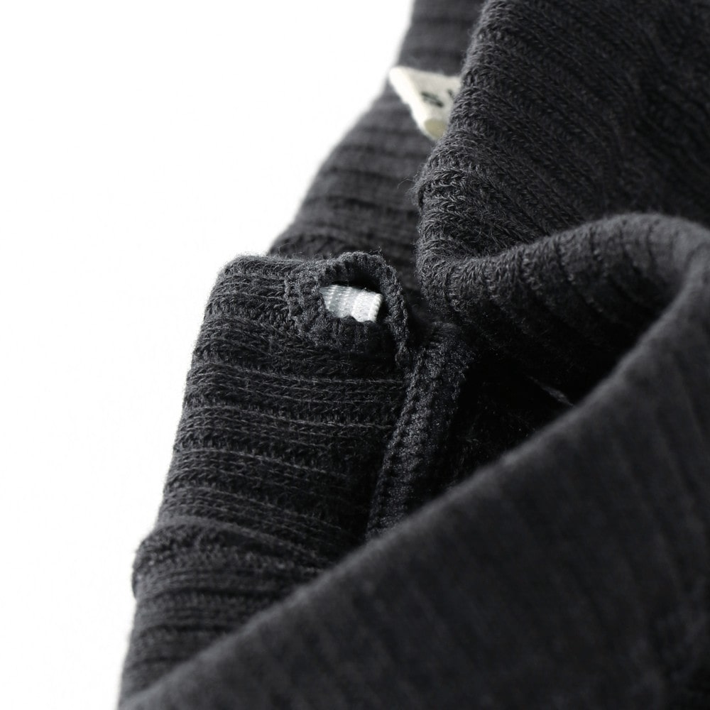 チャコールグレー