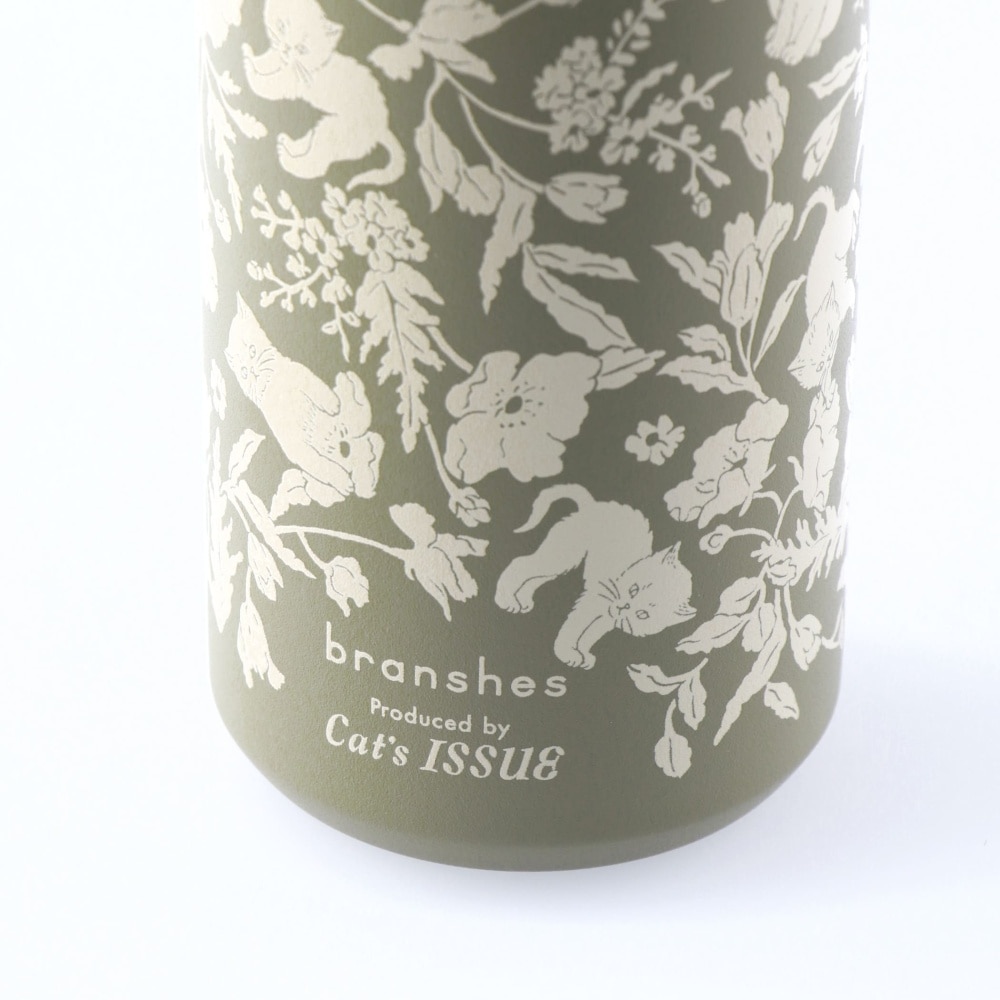 カーキグリーン