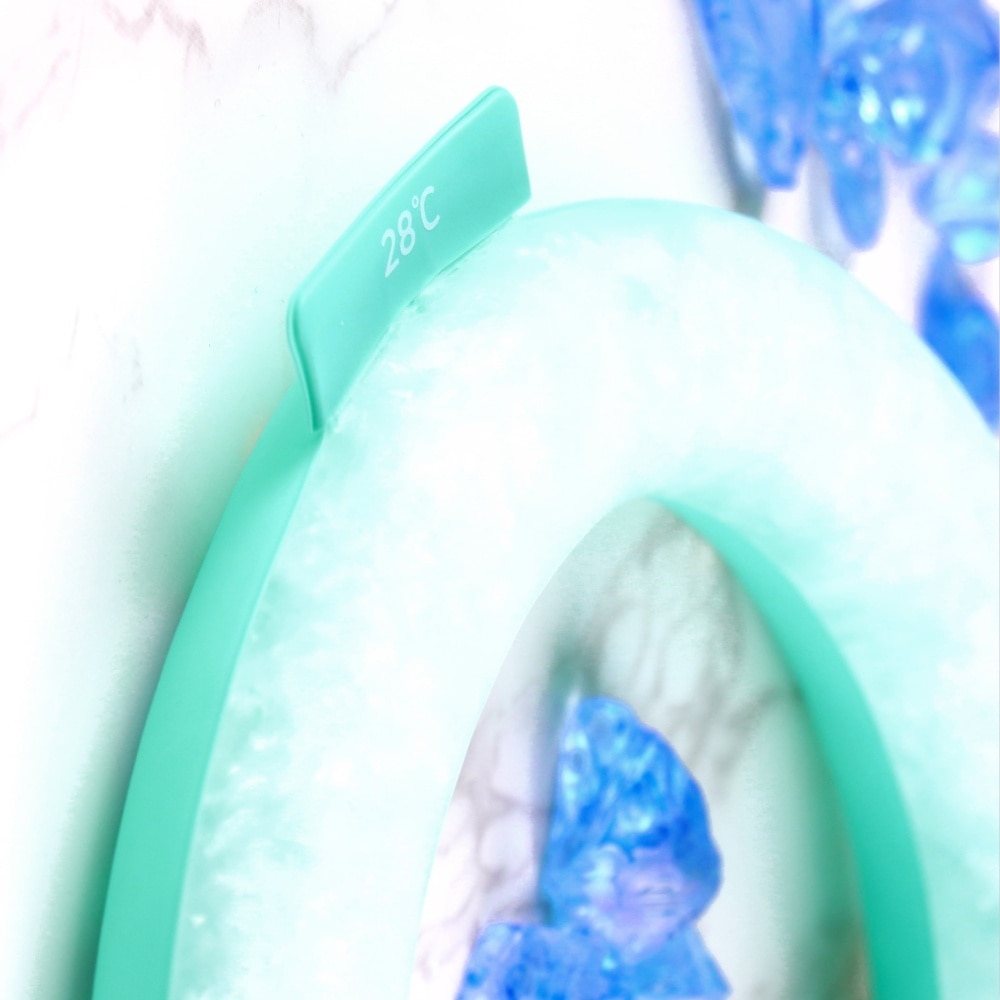 ライトグリーン