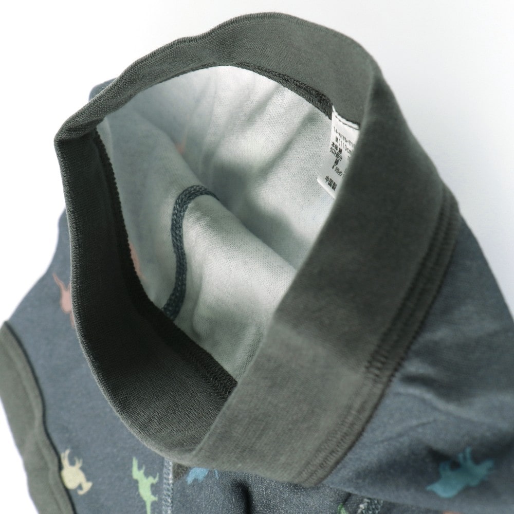 チャコールグレー