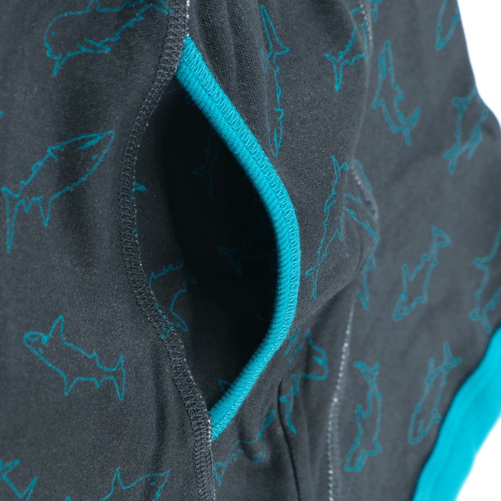 チャコールグレー