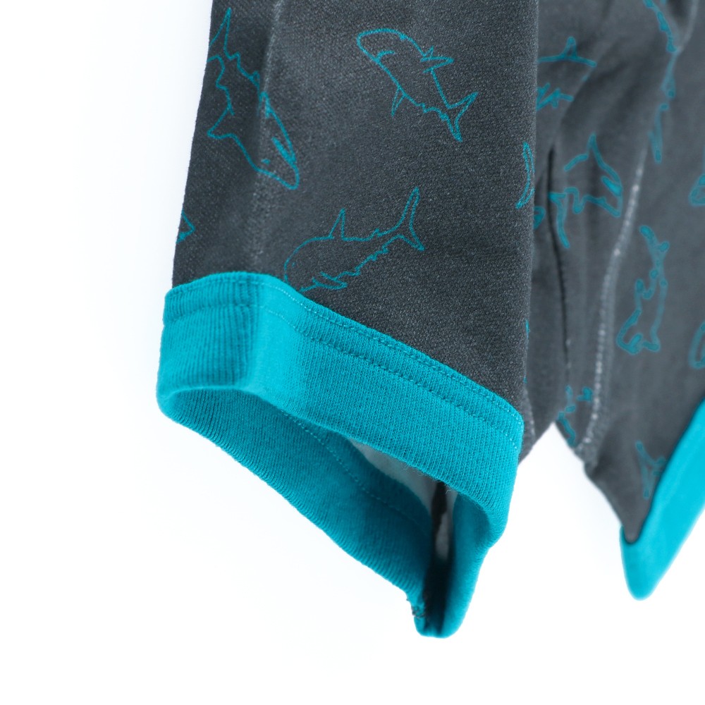 チャコールグレー