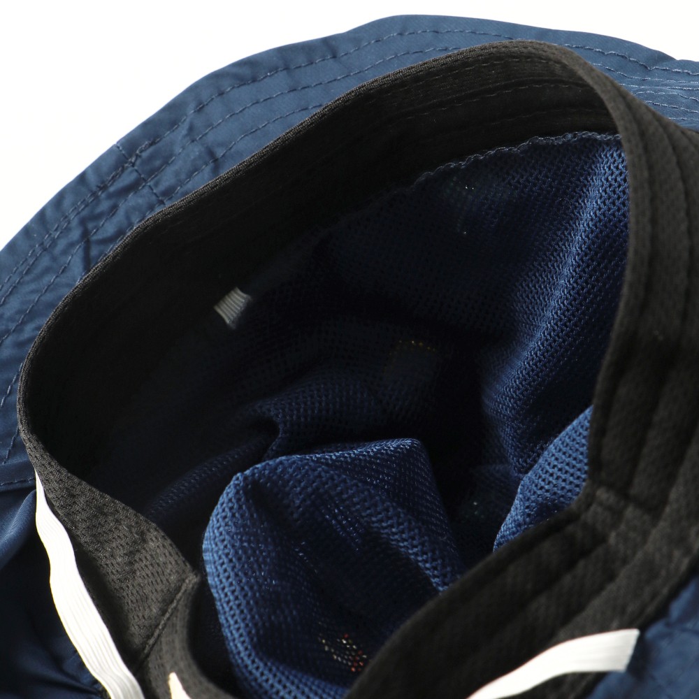 ネイビーブルー