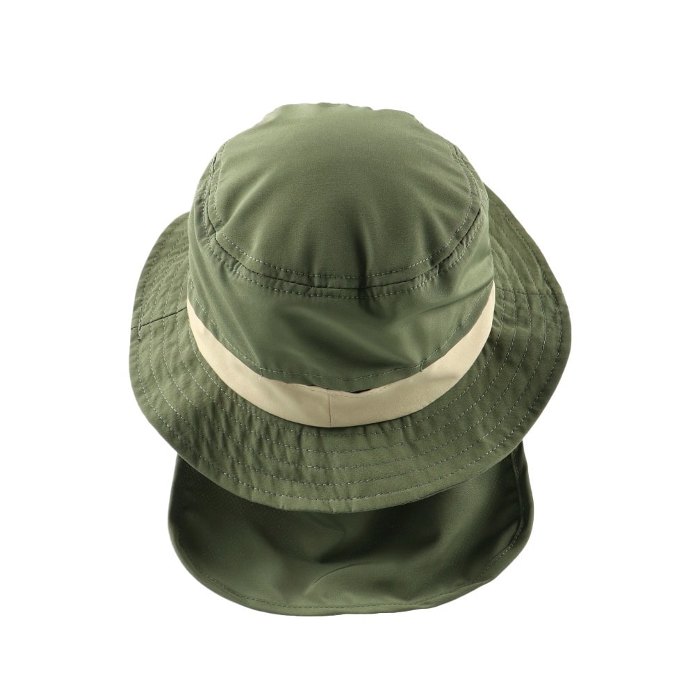 カーキグリーン