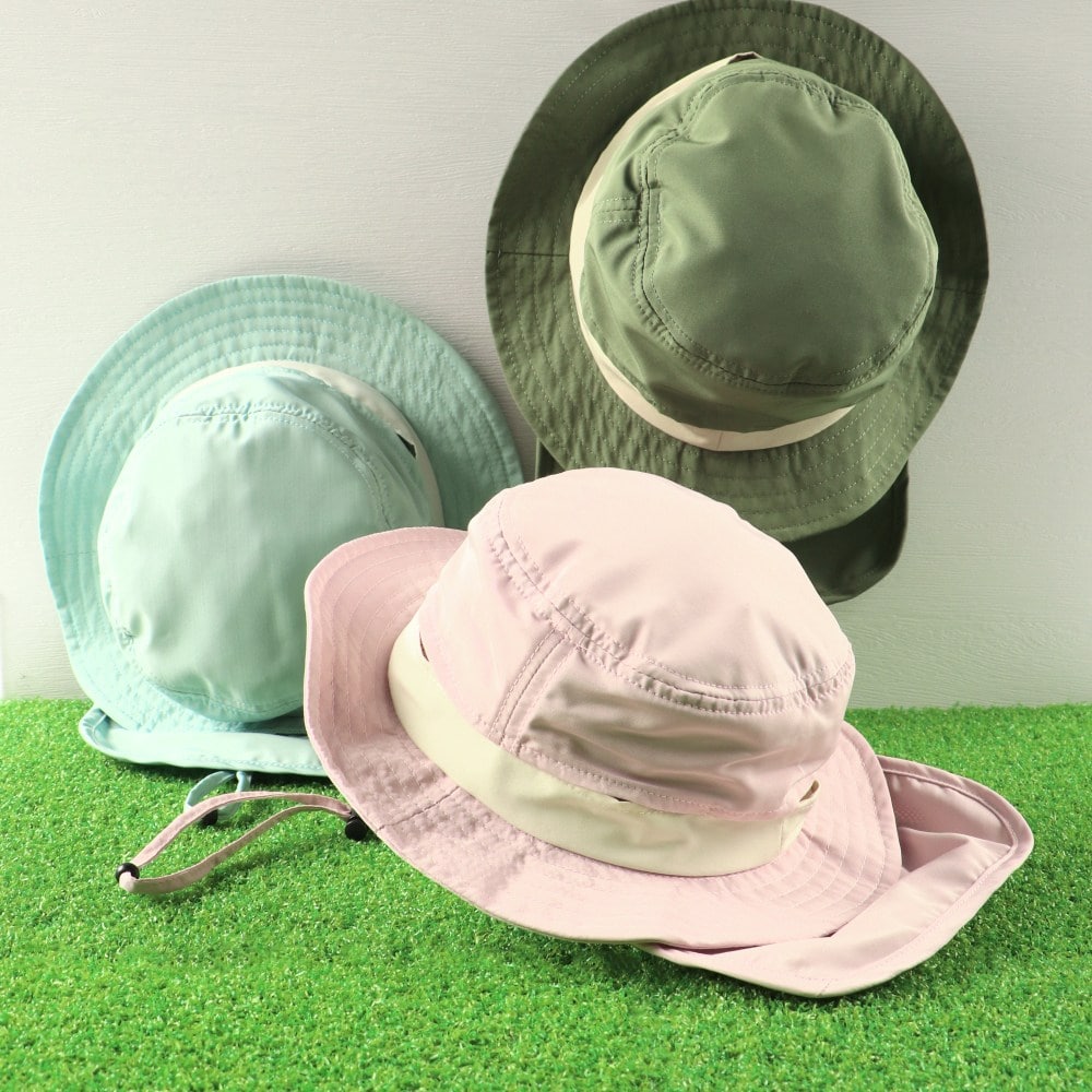 カーキグリーン