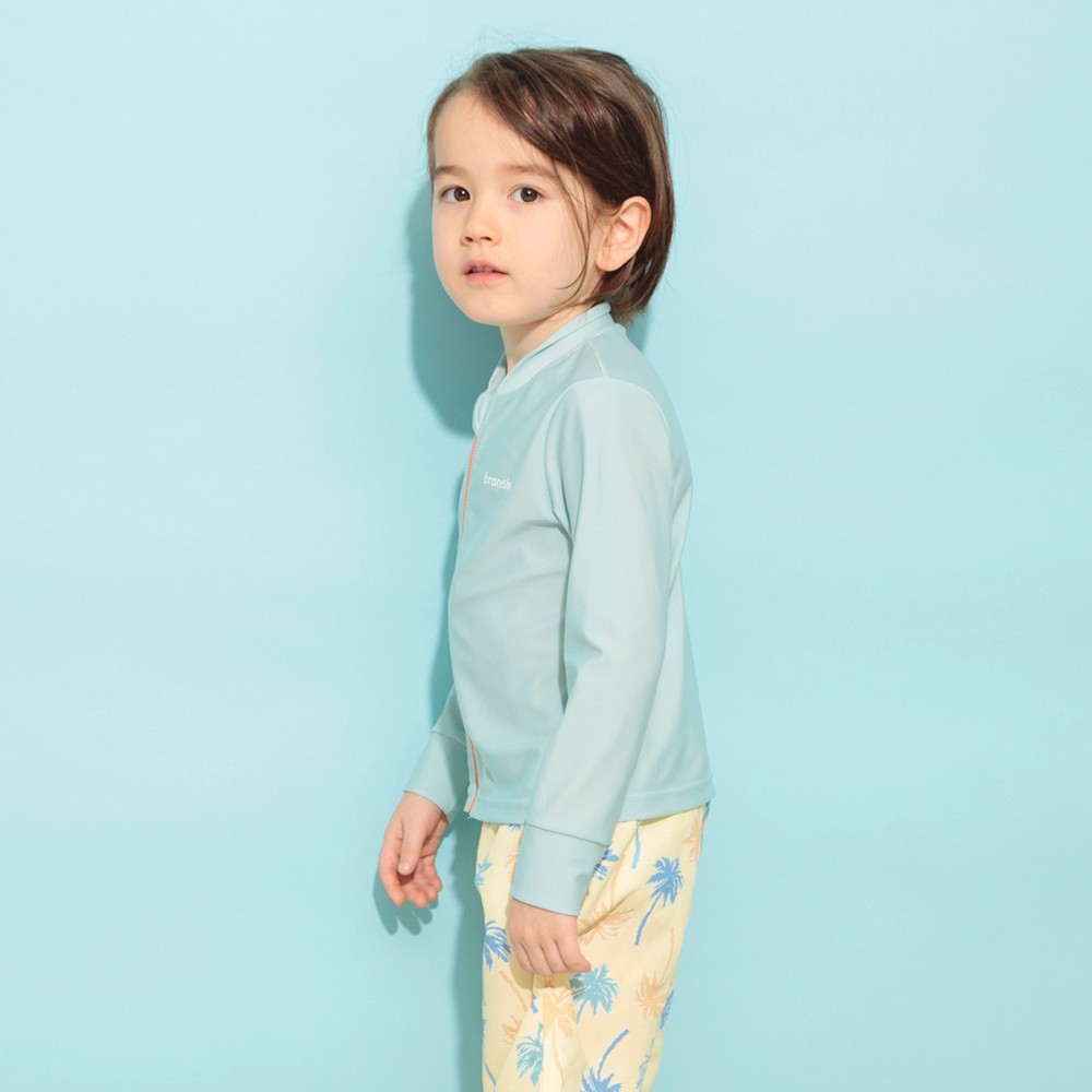 ライトグリーン