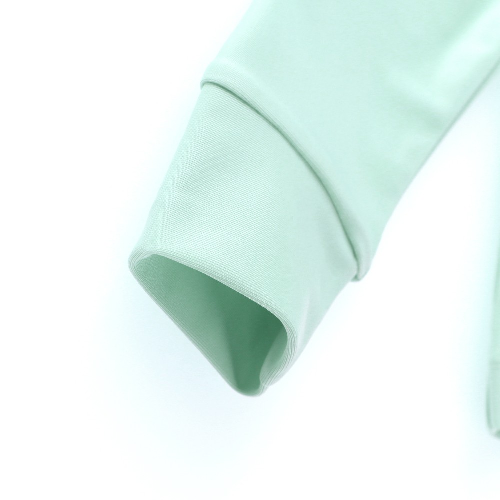 ライトグリーン