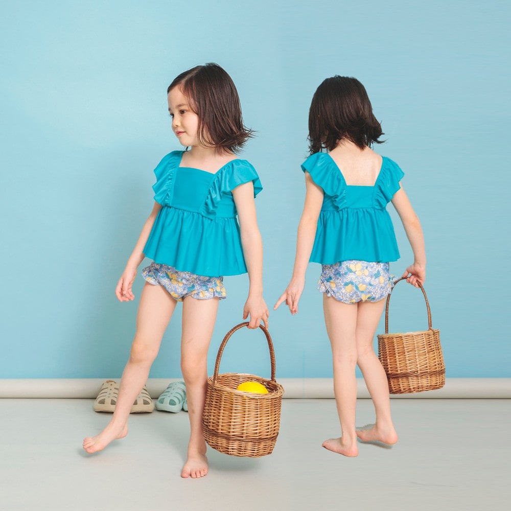 エメラルドグリーン