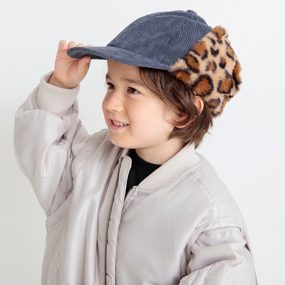 チャコールグレー