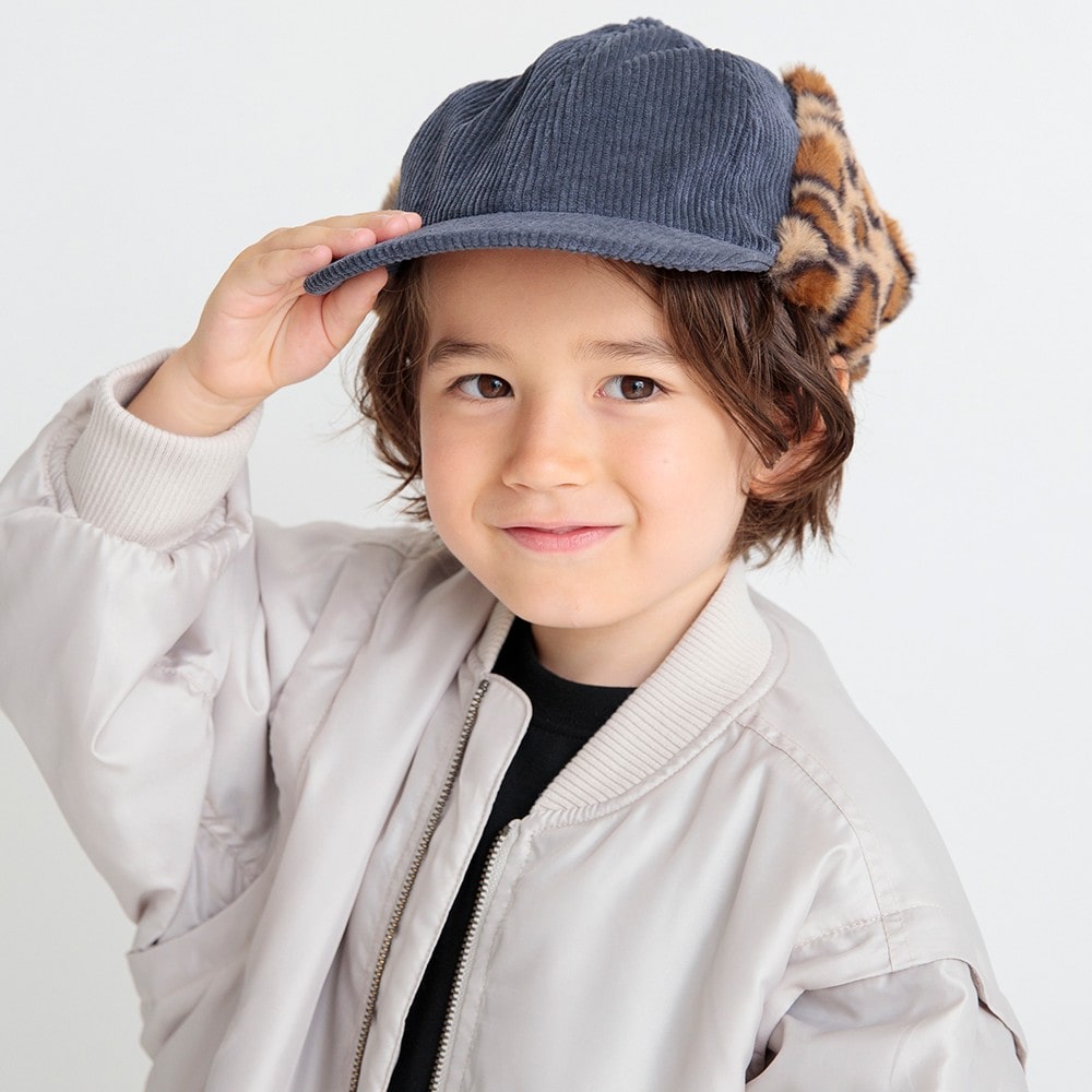 チャコールグレー