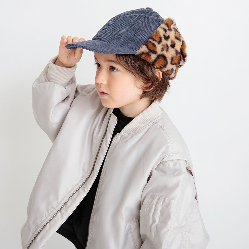 チャコールグレー