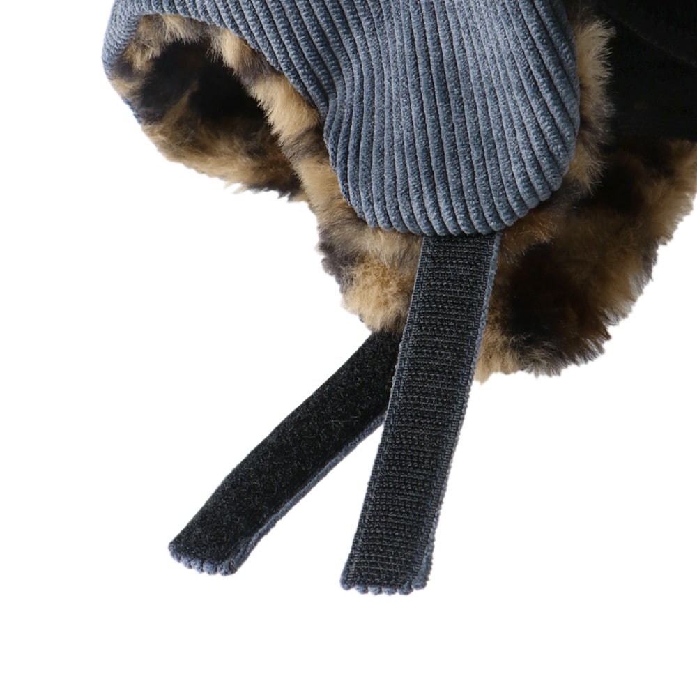 チャコールグレー