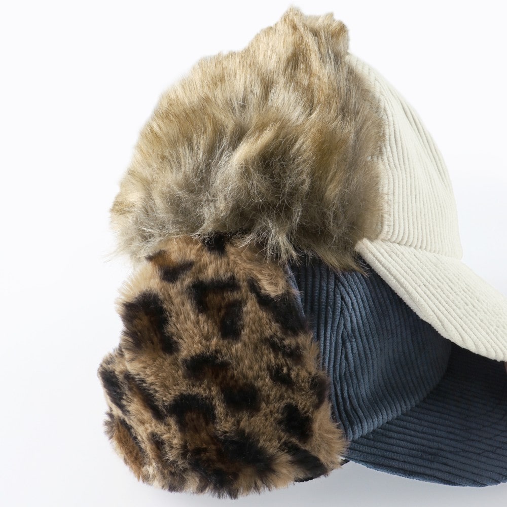 チャコールグレー