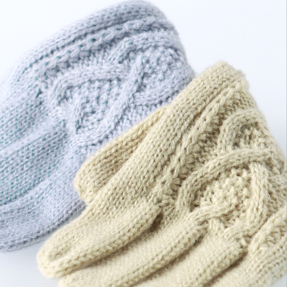 ライトベージュ