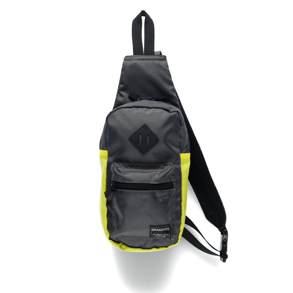 チャコールグレー