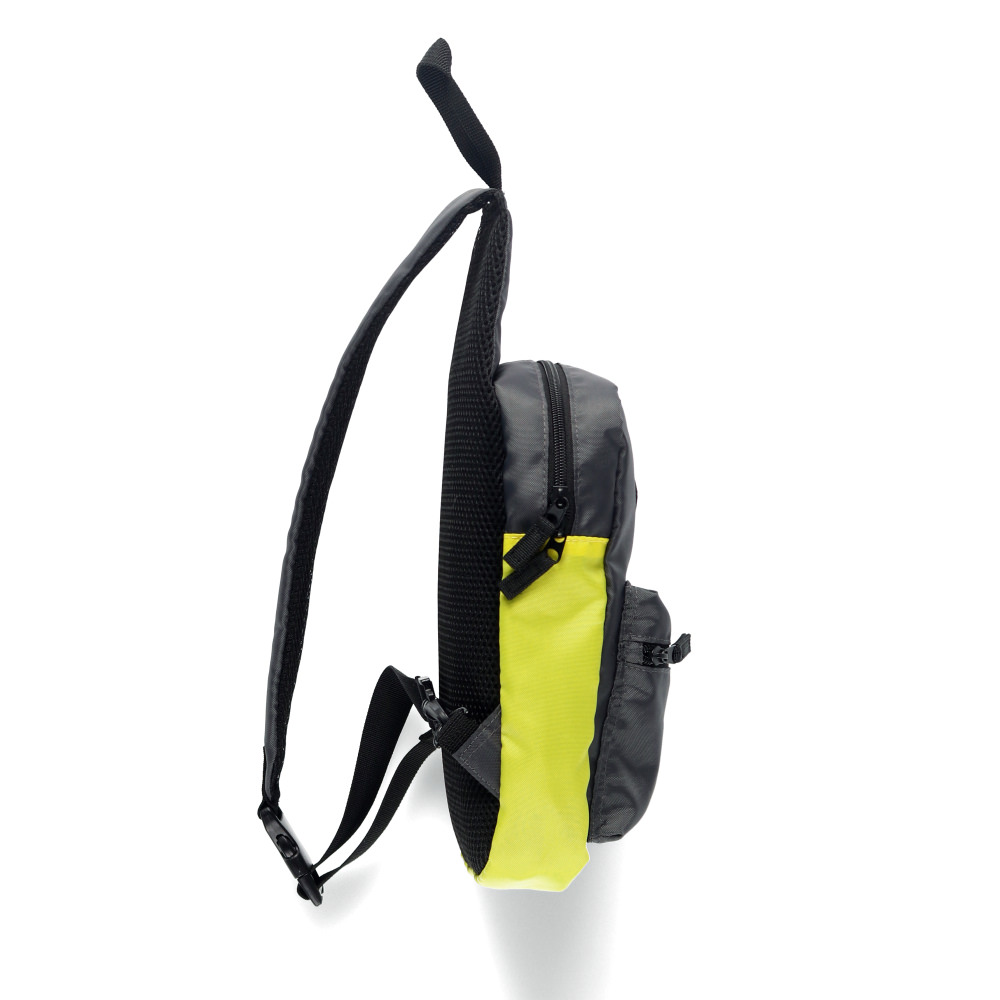 チャコールグレー