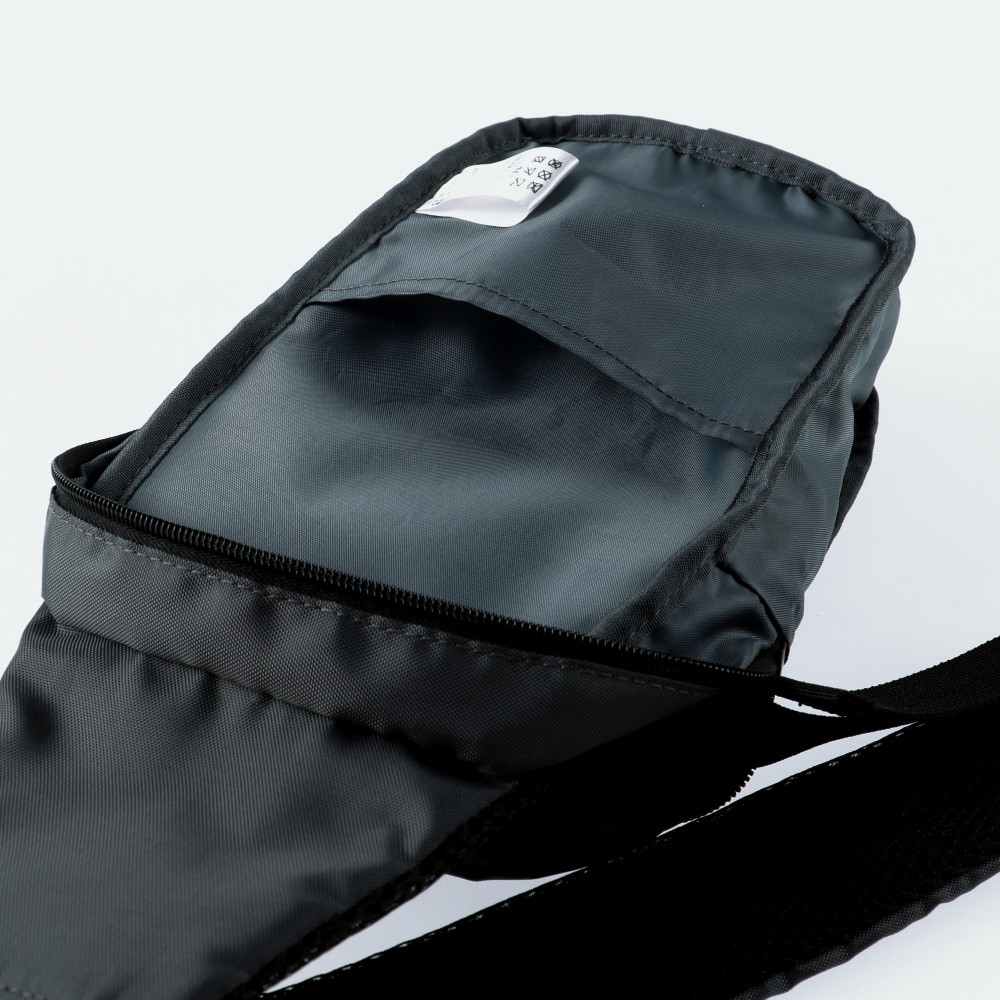 チャコールグレー