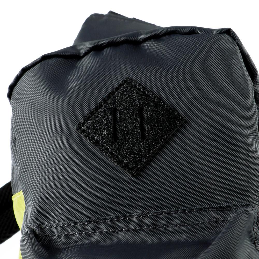 チャコールグレー