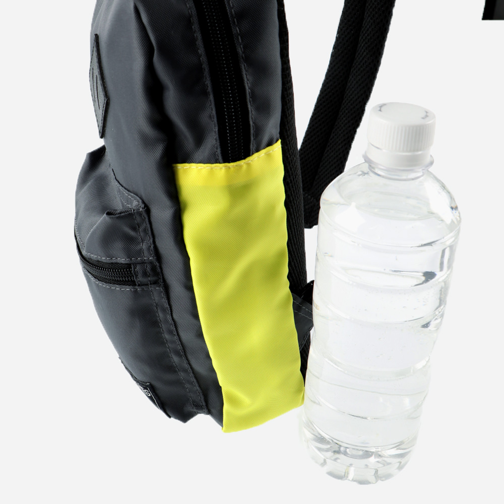 チャコールグレー