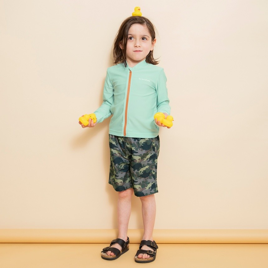 ライトグリーン