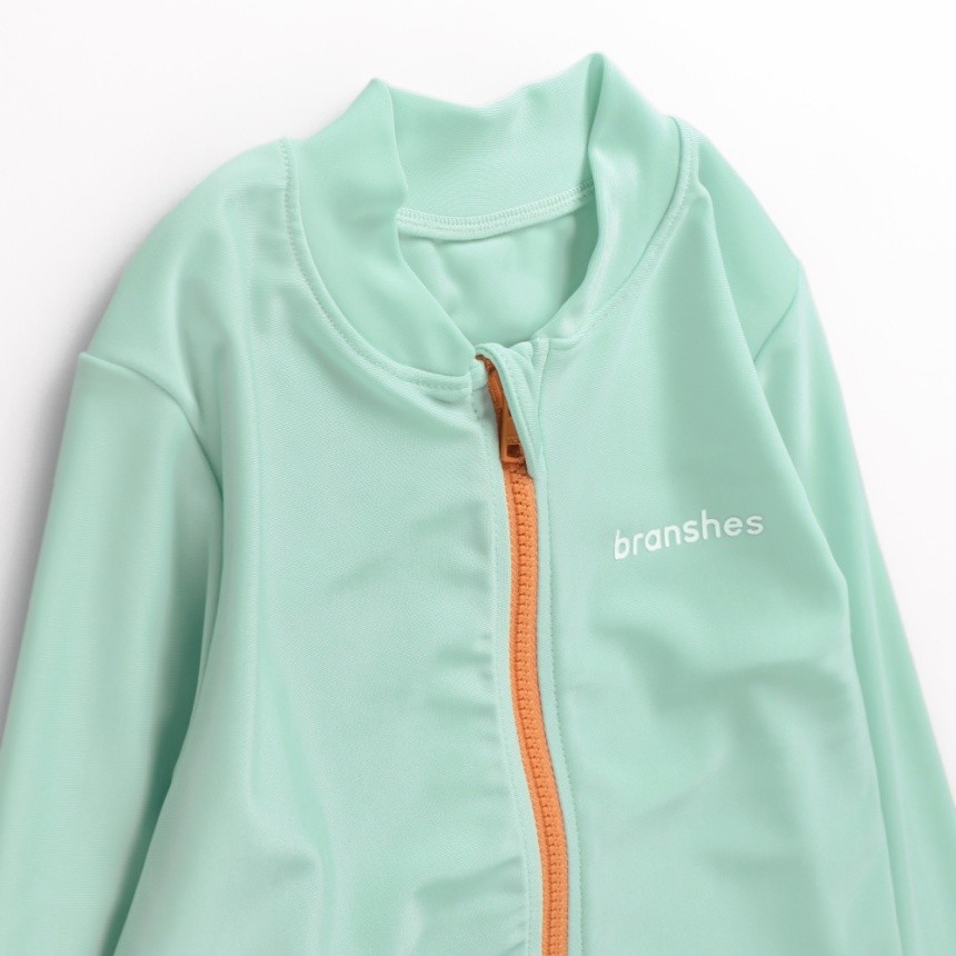 ライトグリーン