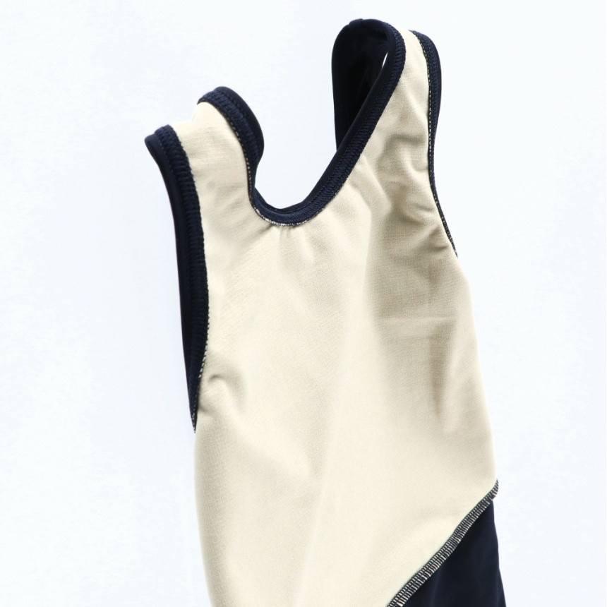 ネイビーブルー