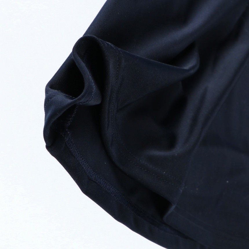 ネイビーブルー