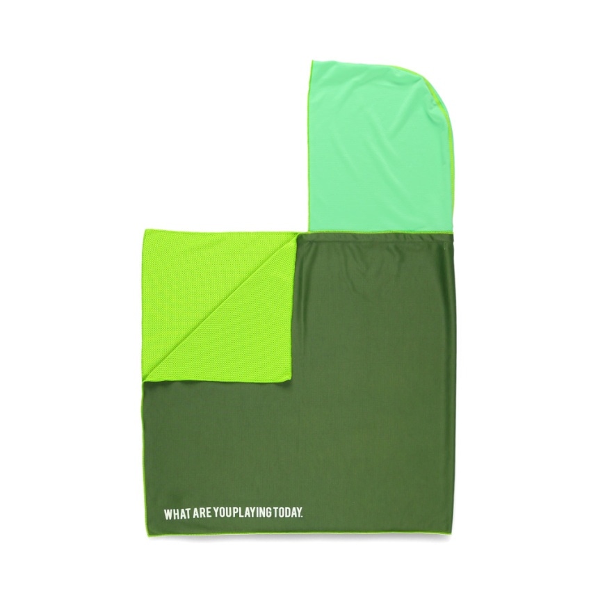 カーキグリーン