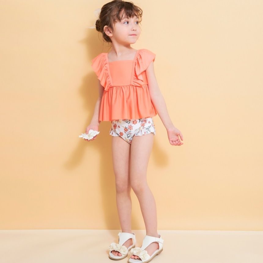 サーモンピンク