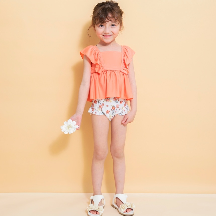 サーモンピンク