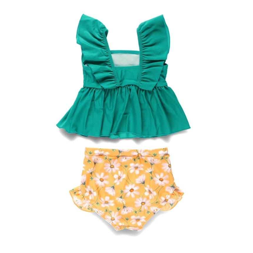 エメラルドグリーン