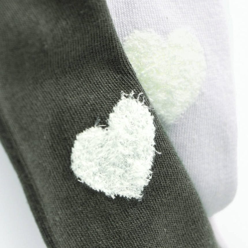 チャコールグレー