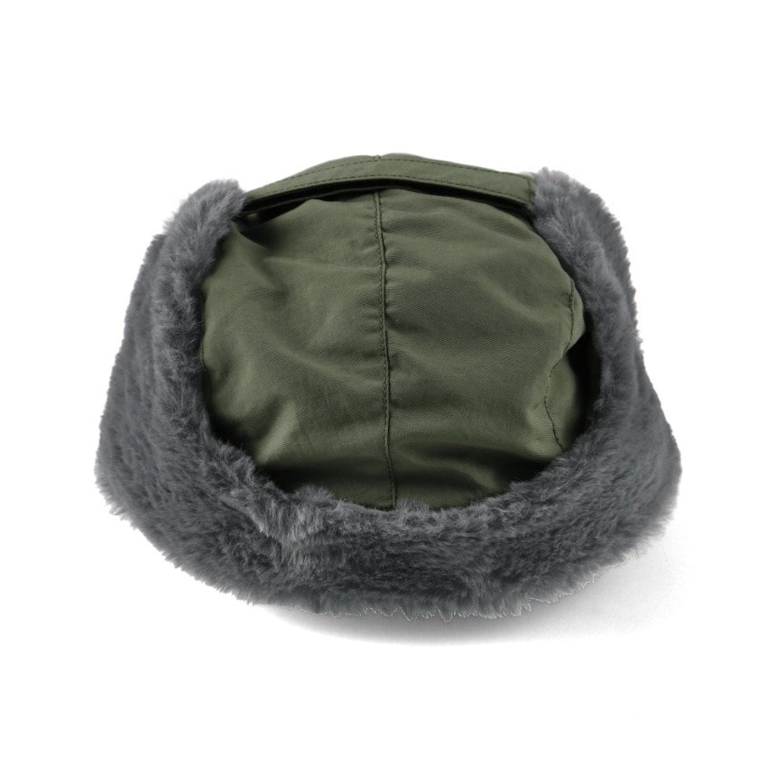 カーキグリーン