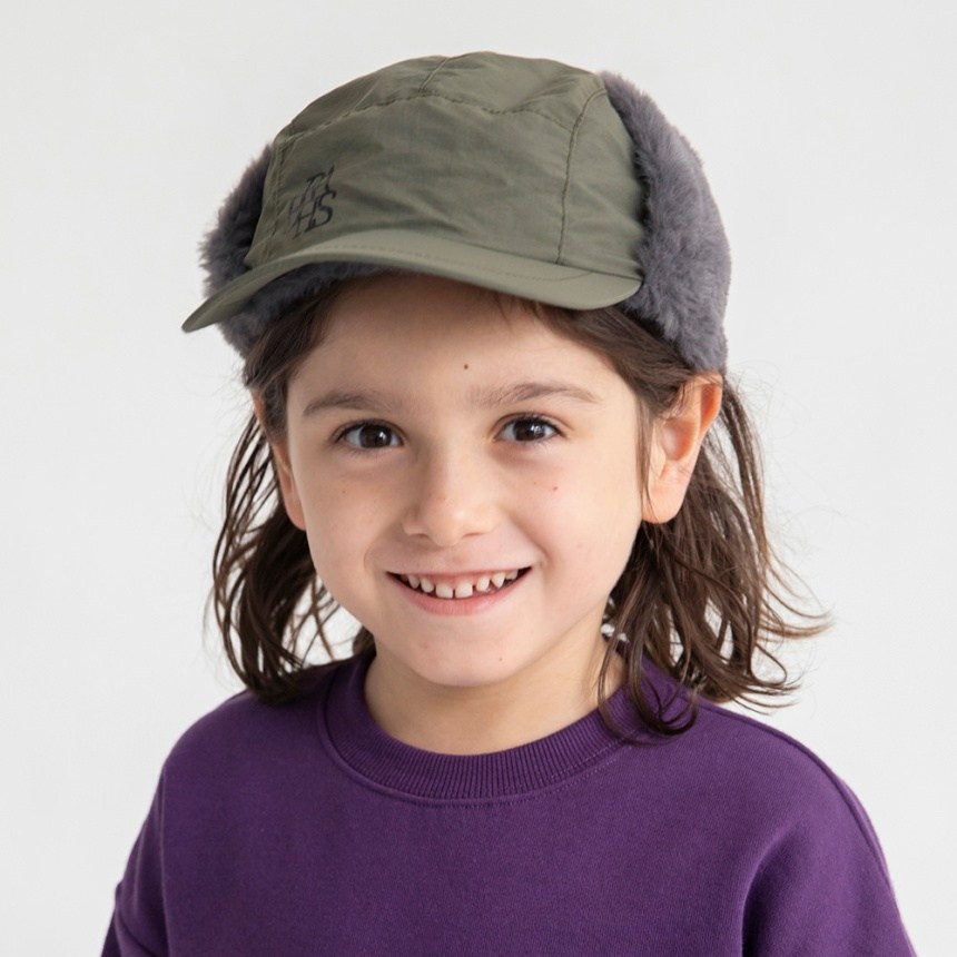 カーキグリーン