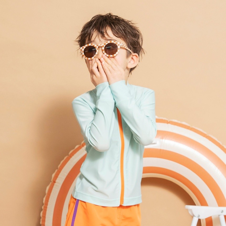 ライトグリーン