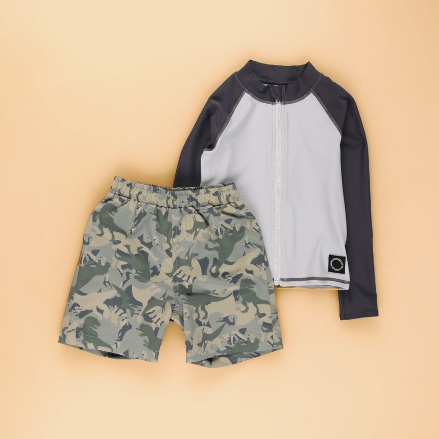 チャコールグレー