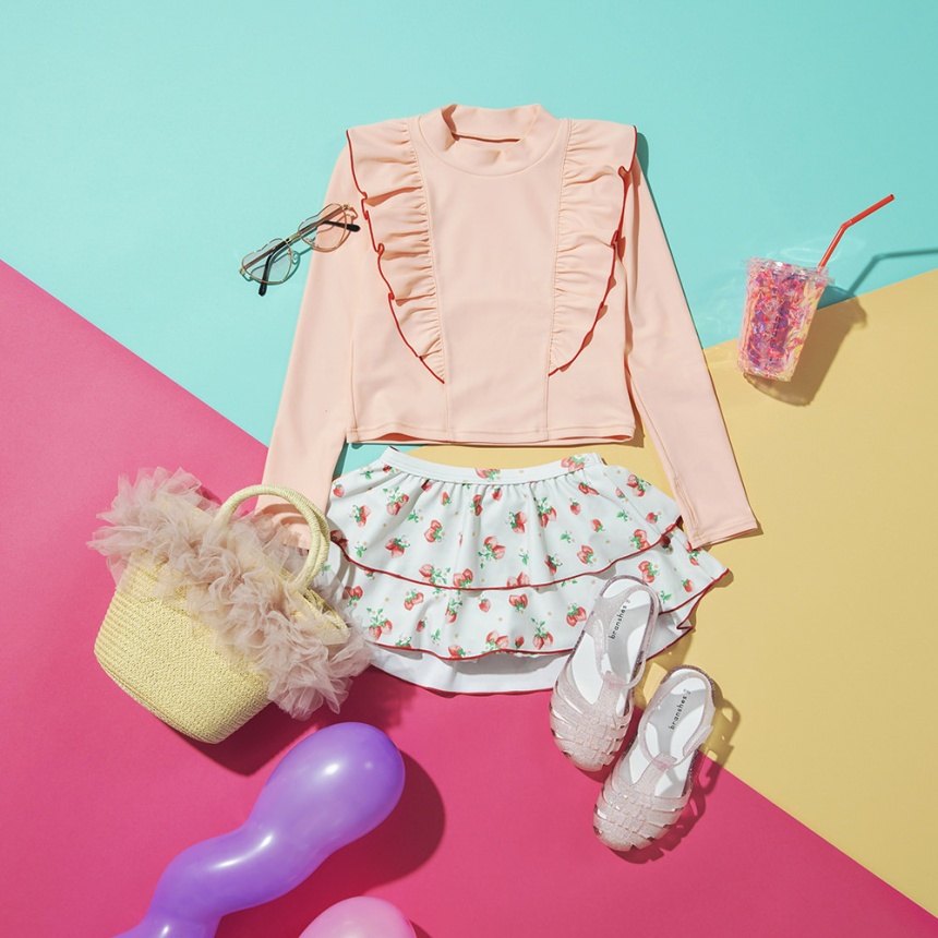 サーモンピンク