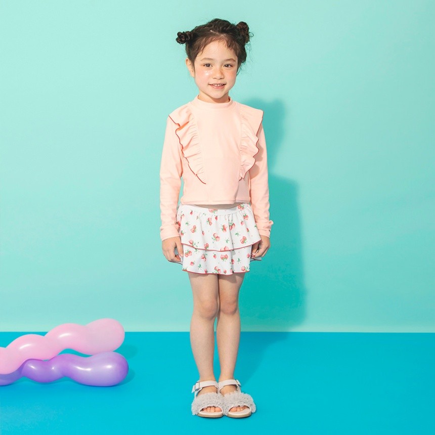 サーモンピンク