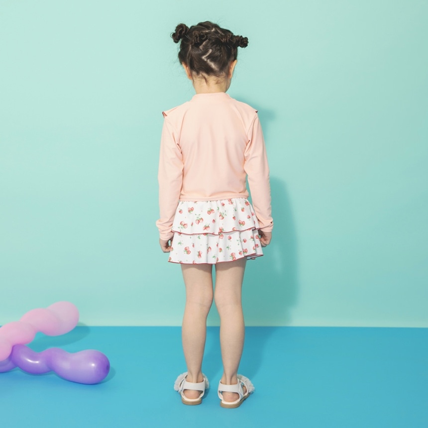 サーモンピンク