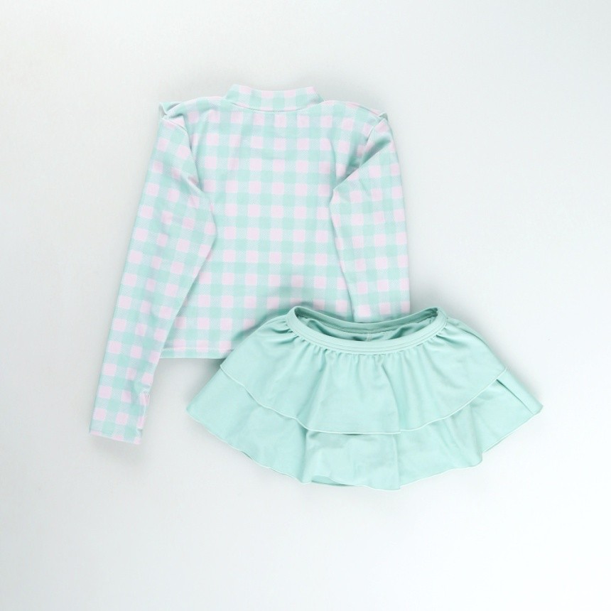 ライトグリーン