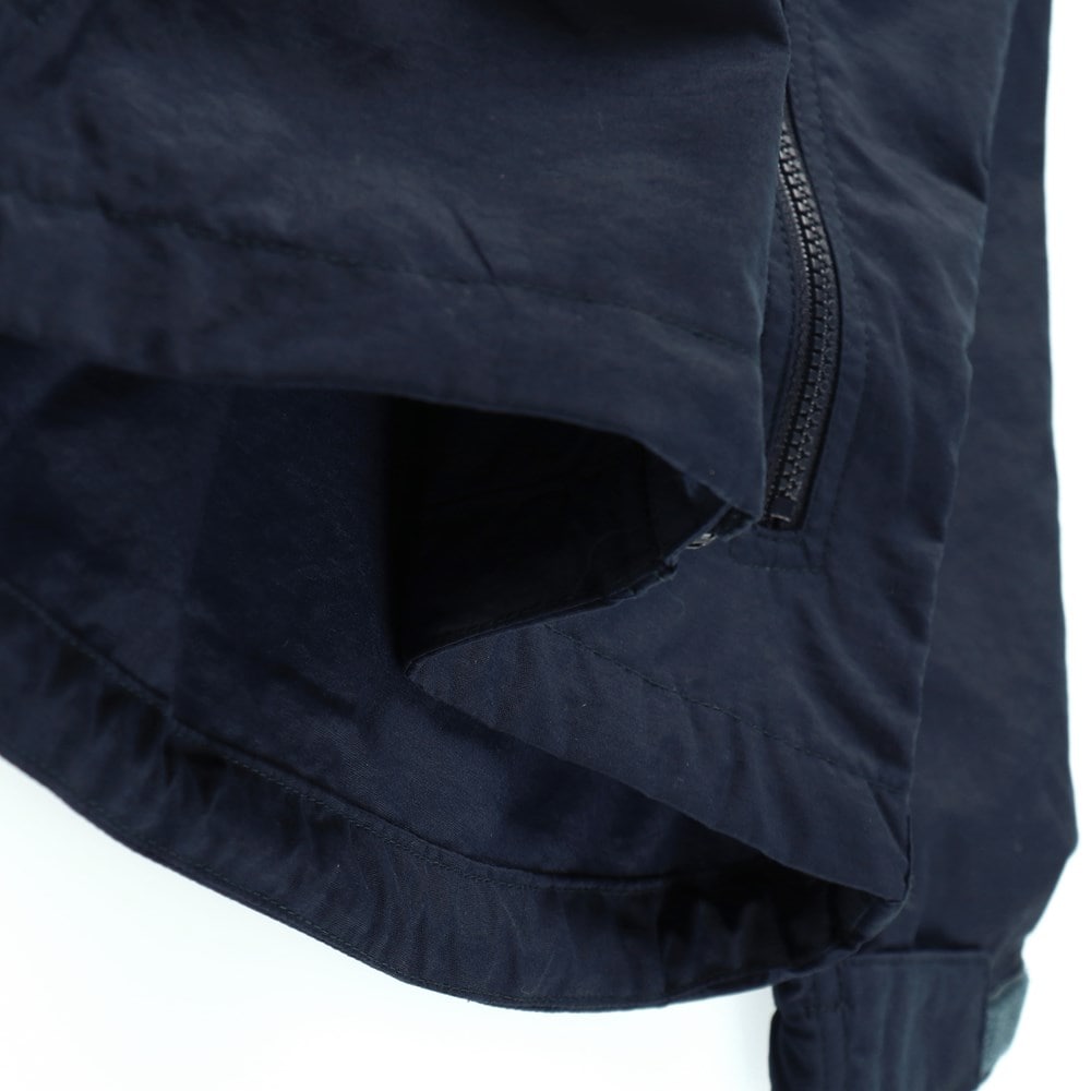 ネイビーブルー