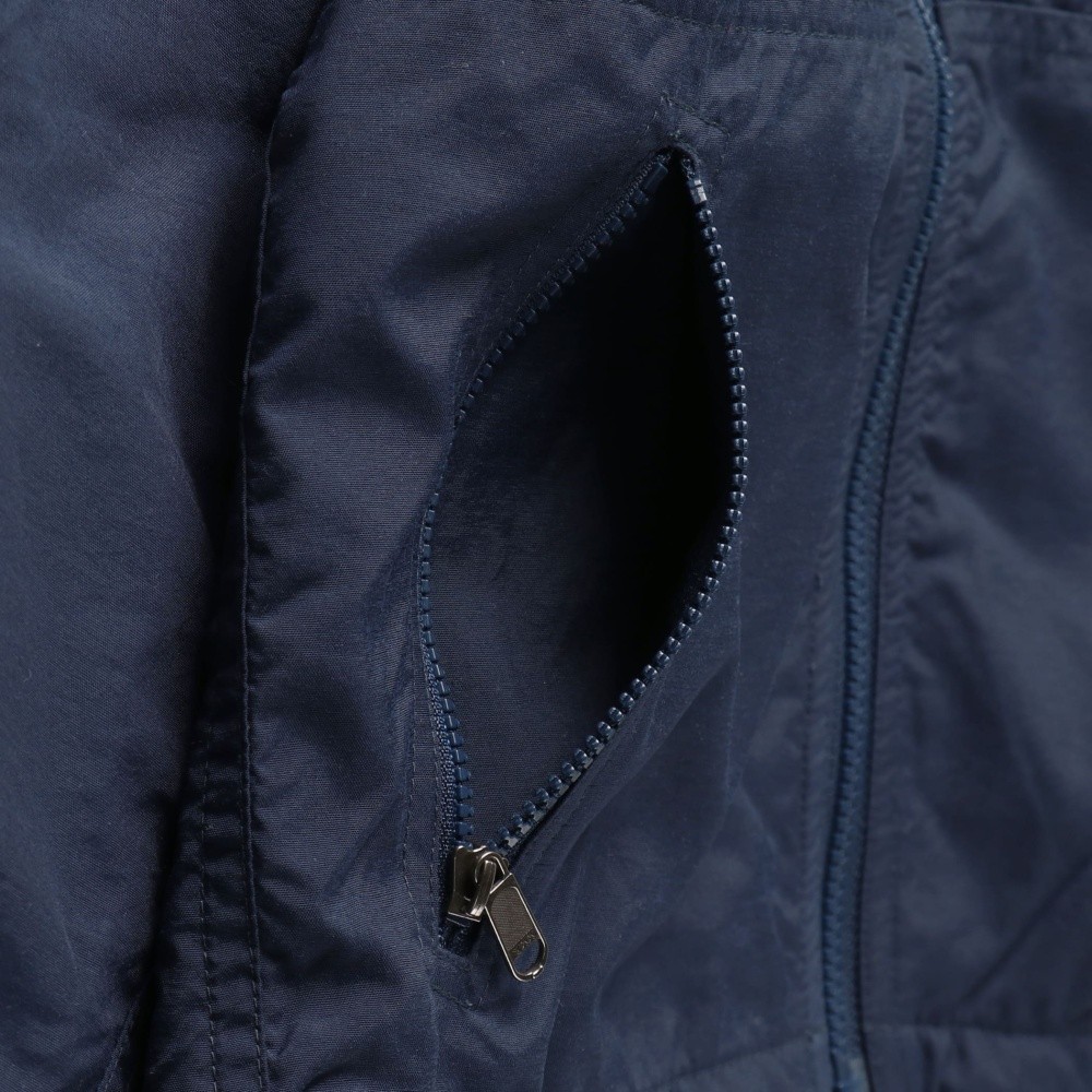 ネイビーブルー