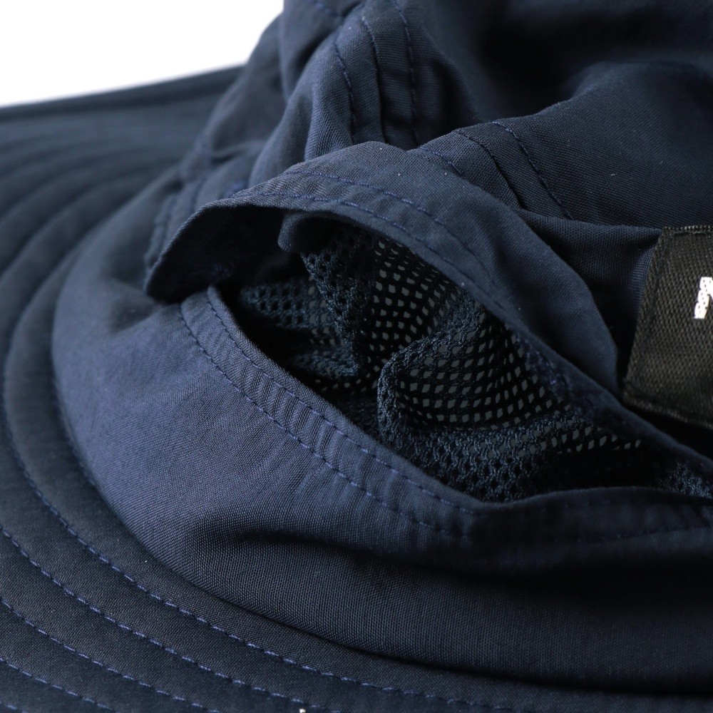 ネイビーブルー