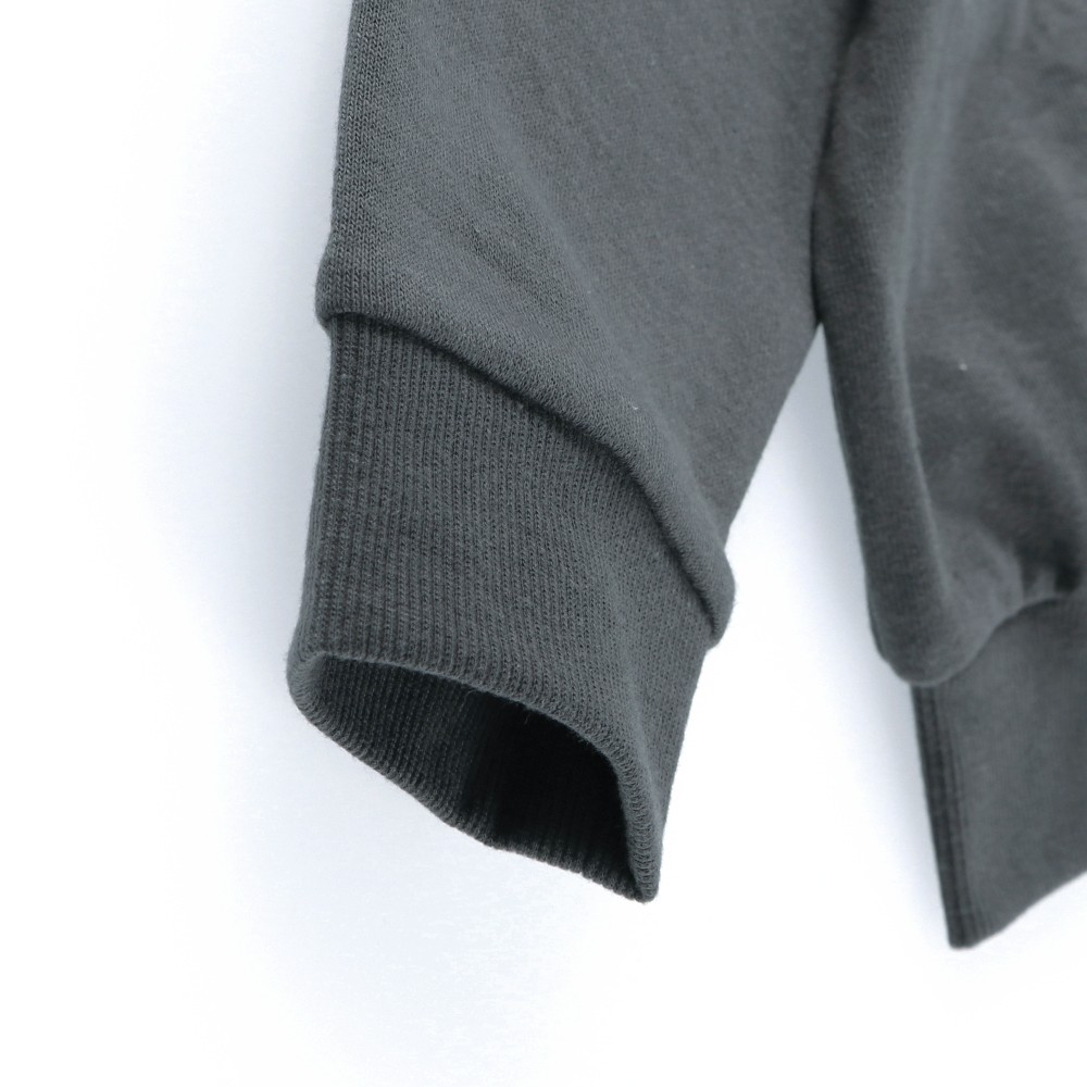 チャコールグレー