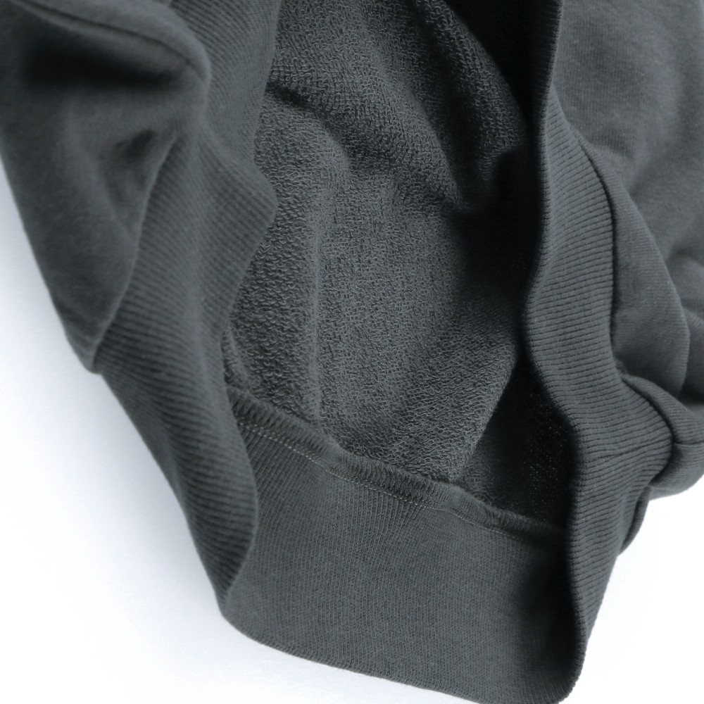 チャコールグレー