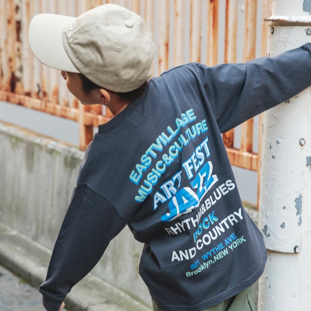 チャコールグレー