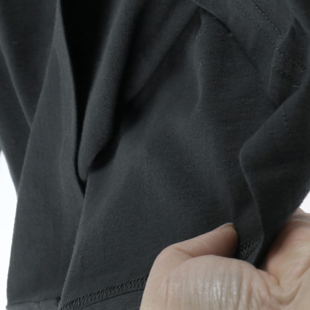 チャコールグレー