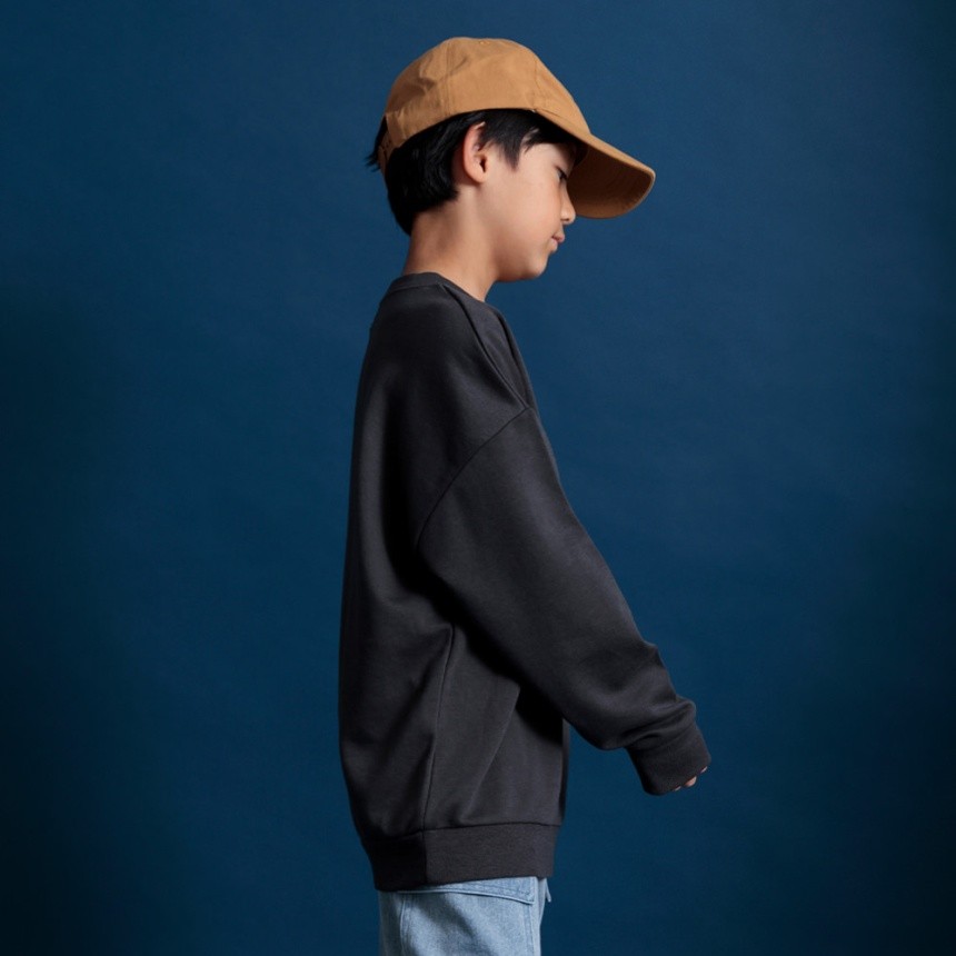 チャコールグレー